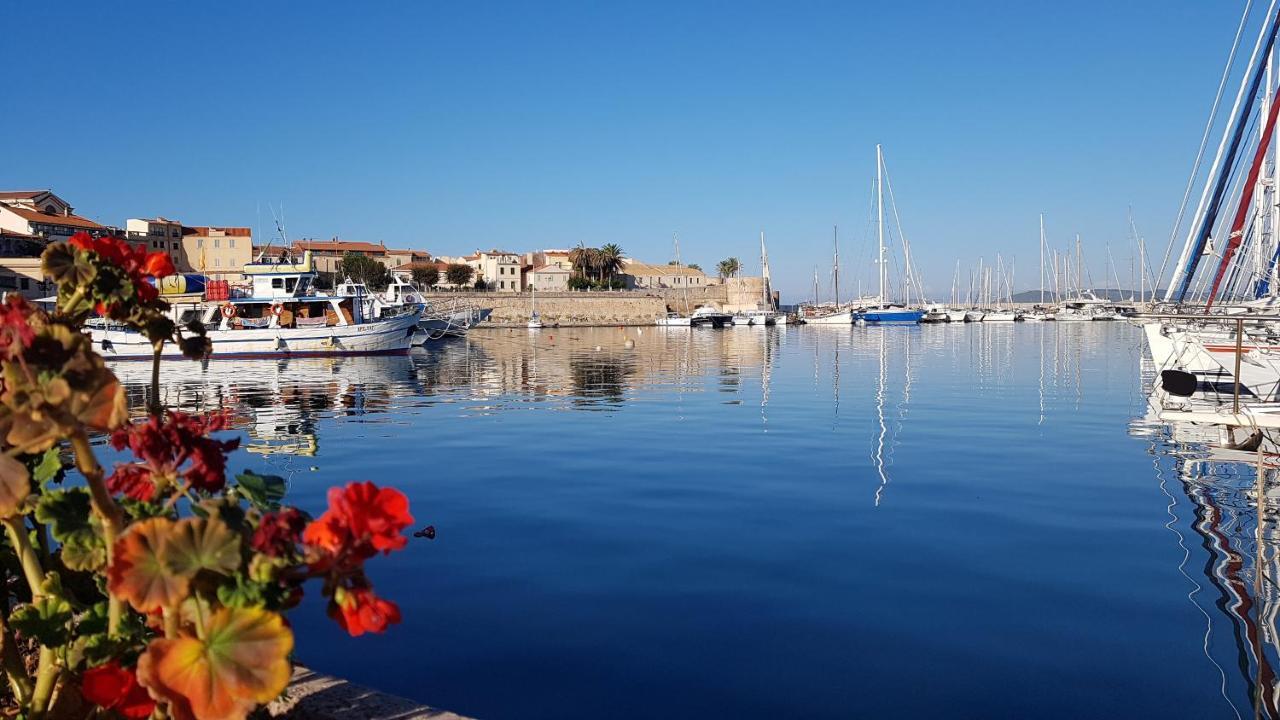 Appartamento In Centro Fronte Spiaggia Del Lido Con Terrazza Vista Mare E Wi-Fi Алгеро Екстериор снимка